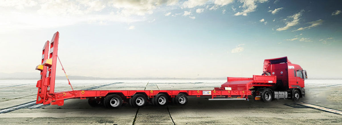 La semi-remorque porte-engins moyen tonnage surbaissé à 4 essieux COMET est consacrée au transport de différents types de matériels