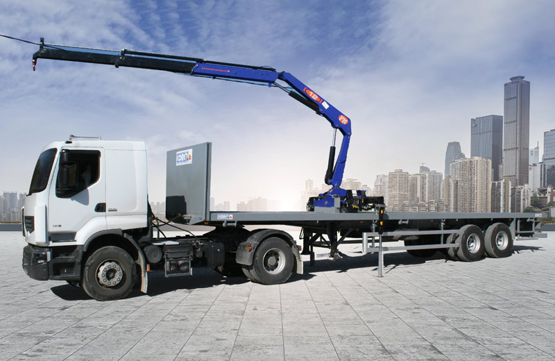 camion_plateau_porte_grue2